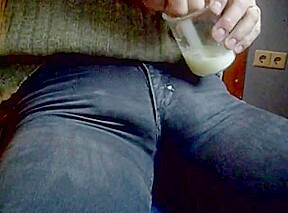 autobukkake in knallengen Jeans