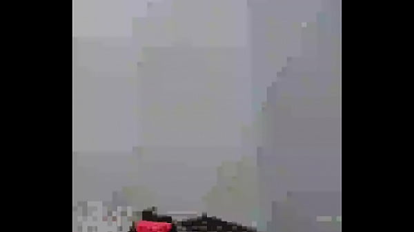 Bissexual se masturbando sozinho – orgasmo real