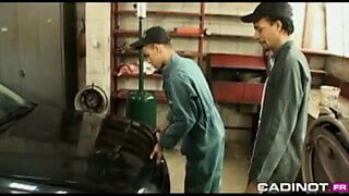 Cadinot.fr – Three young mechanics