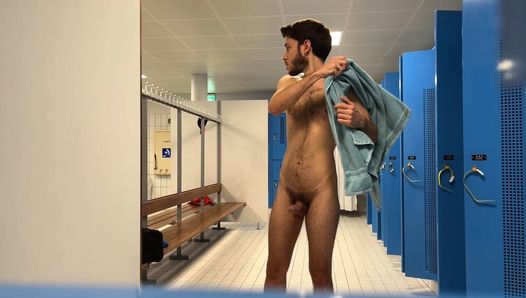 Getting caught jerking off in the men’s locker room made me cum! Maybe I’m gay?!
