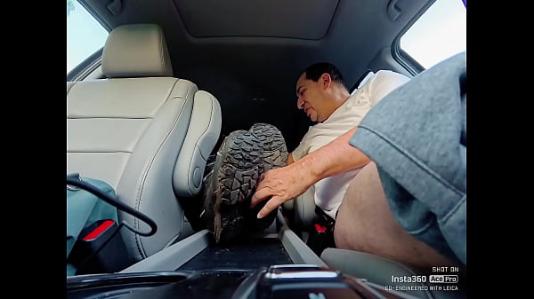 I FOUND SOME SMELLY TASTY HOMELESS FEET NEAR RUTGERS UNIVERSITY NEW BRUNSWICK NEW JERSEY