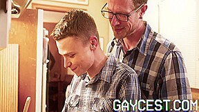 Little Austin Young Banged By Step daddy In Wild Threeway 11 Min