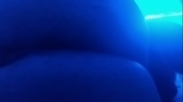 Utilizando meu brinquedinho no meu cuzinho virgem :3