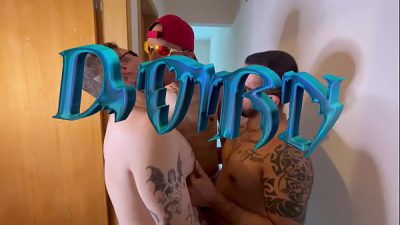 coloquei meu marido pra me ver dar pro maloka hétero marido da vizinha (COMPLETO NO RED)