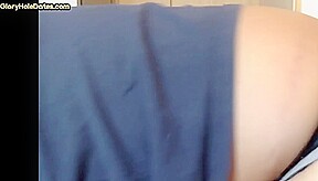 Dicksucking gloryhole DILF gives nice BJ in private home vid