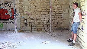 Leo Fucked Bareback By Fred Outdoor