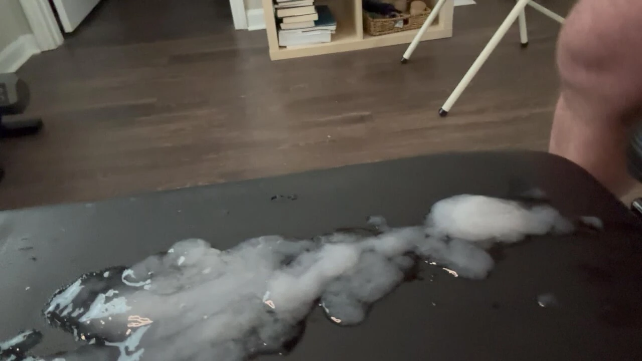 Big Dick Hunk Jerks a Huge Load Onto Workout Bench