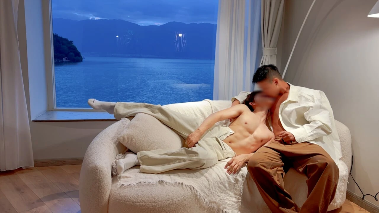 Asian Boyfriend Gets Choked & Fucked Until Cum Explodes 💦