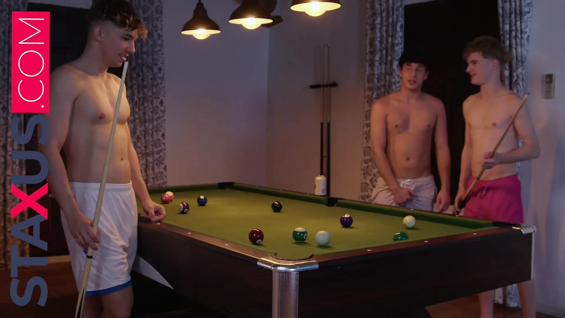 STAXUS :: A threesome between buddies… but one of them hides a BIG surprise