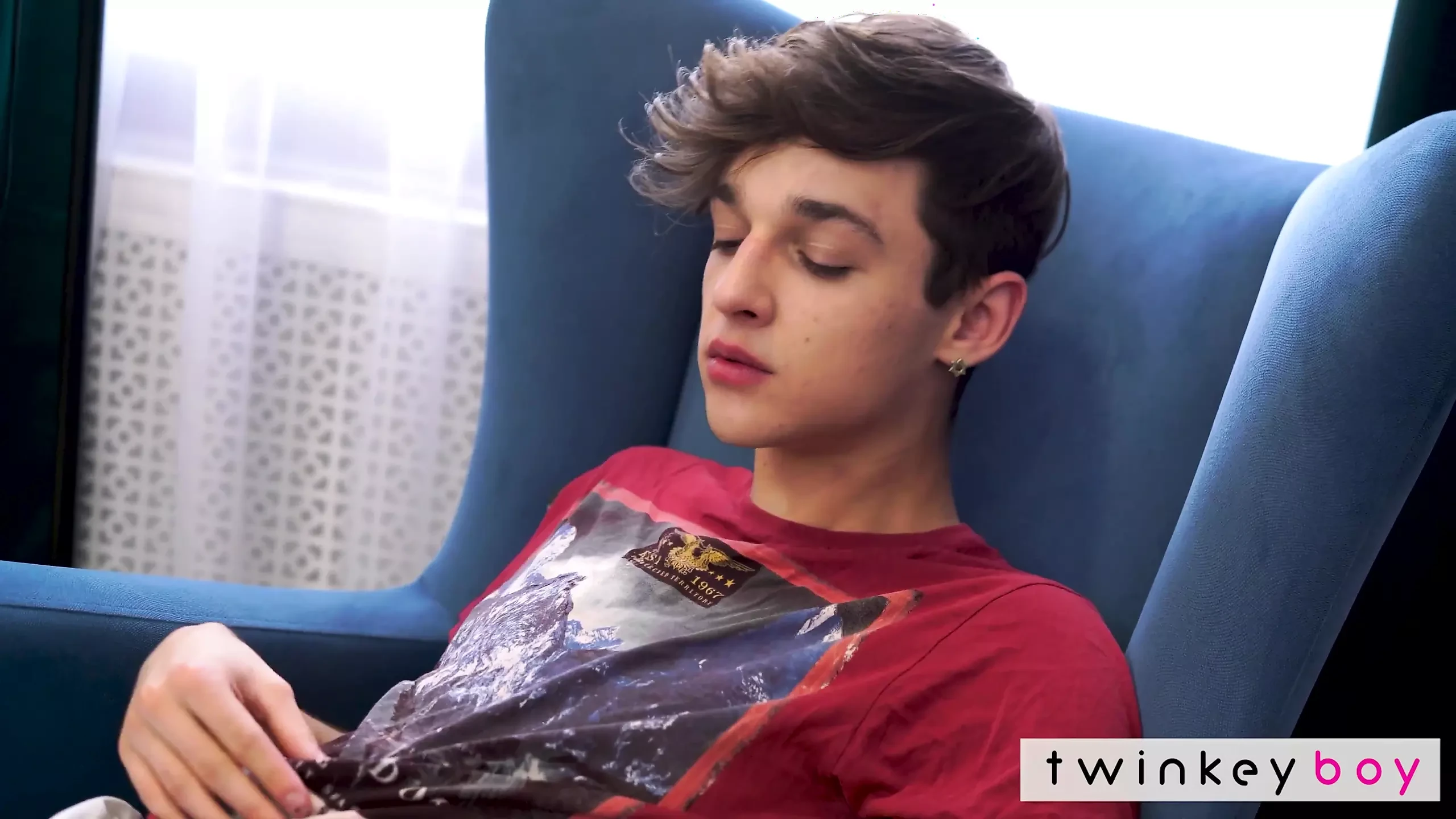 TwinkeyBoy: Super cute teen boy Tony jerking off and assplay