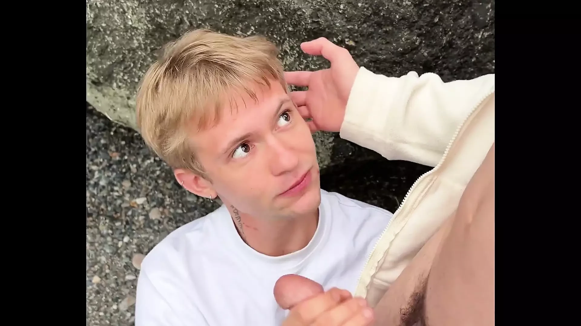 Sucked a Guy’s Big Dick by the Sea, Licked His Cum