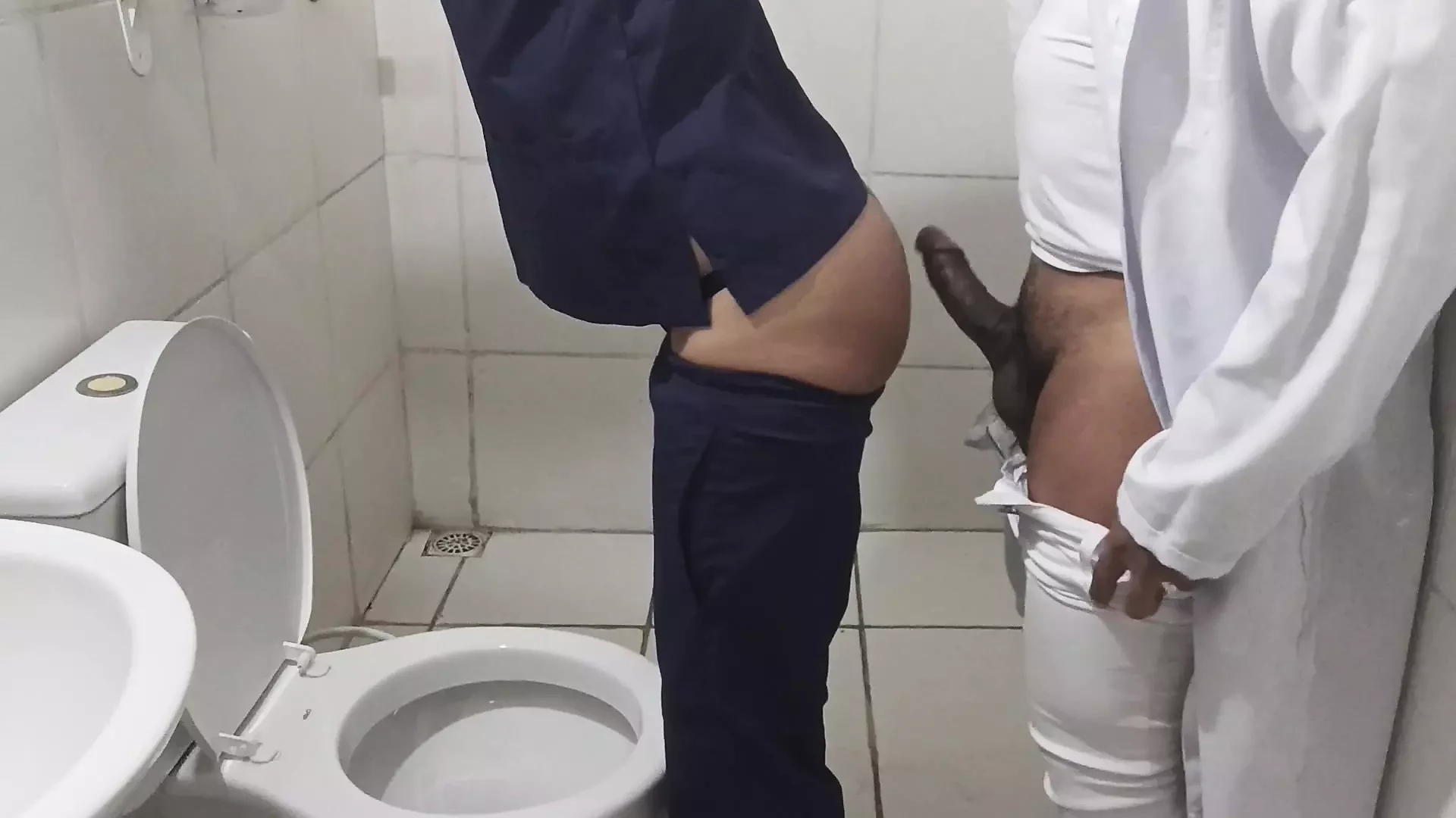 Rookie and Gifted Doctor Put It in the Nurse’s Ass in the Hospital Bathroom