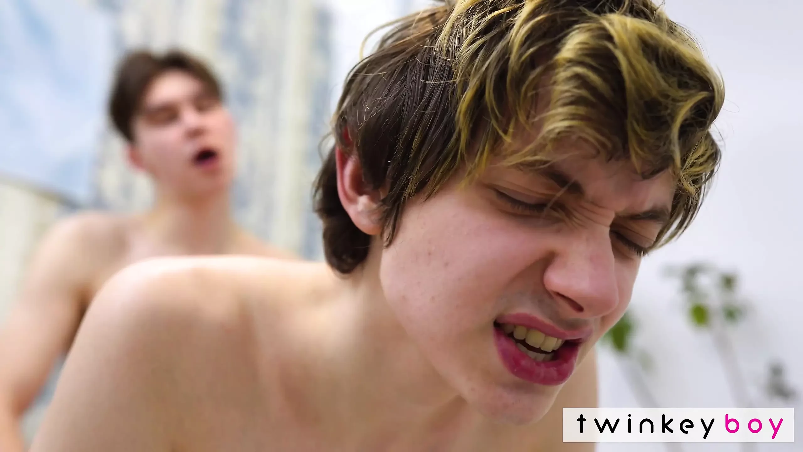 Nasty College Boys: Scott and Elio Hook up After College