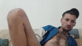 BEL MASCHIO ROMA IS ALONE at home tonight..AND HE’S VERY HORNY.O GOD PLEASE TAKE A LOOK a GUYS!! mmm